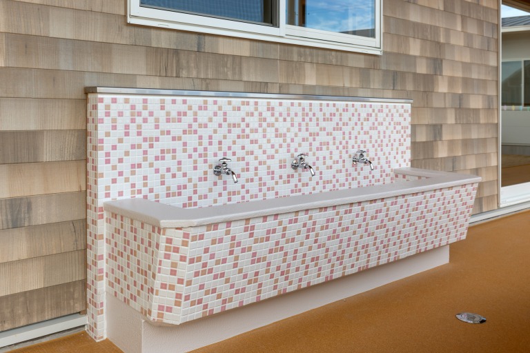 四日市こども園06手洗い場