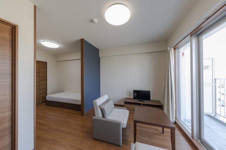 アンビー　302リビングダイニング