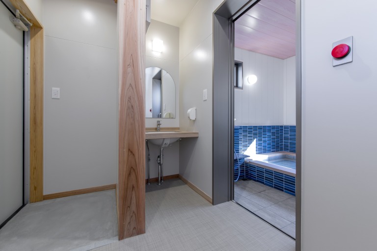 個室温泉おふゆ　C1棟17号室脱衣室