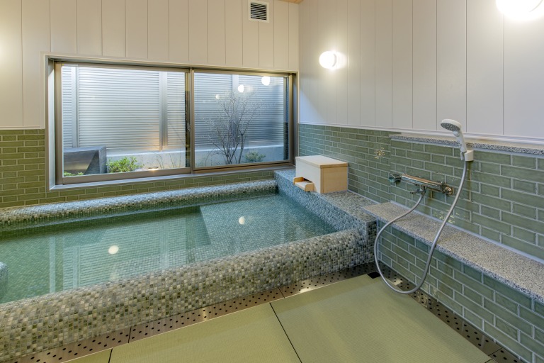 個室温泉おふゆ　A棟3号室浴室1