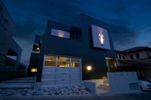 有田邸　夜景北西面