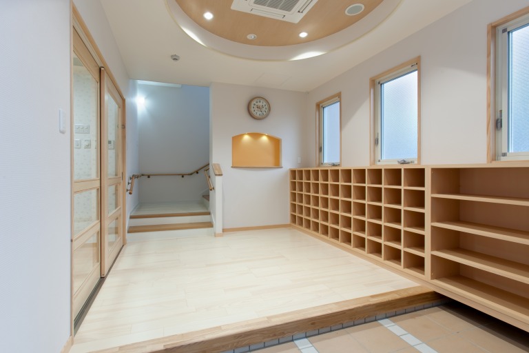 ゆりかご保育園　玄関ﾎｰﾙ