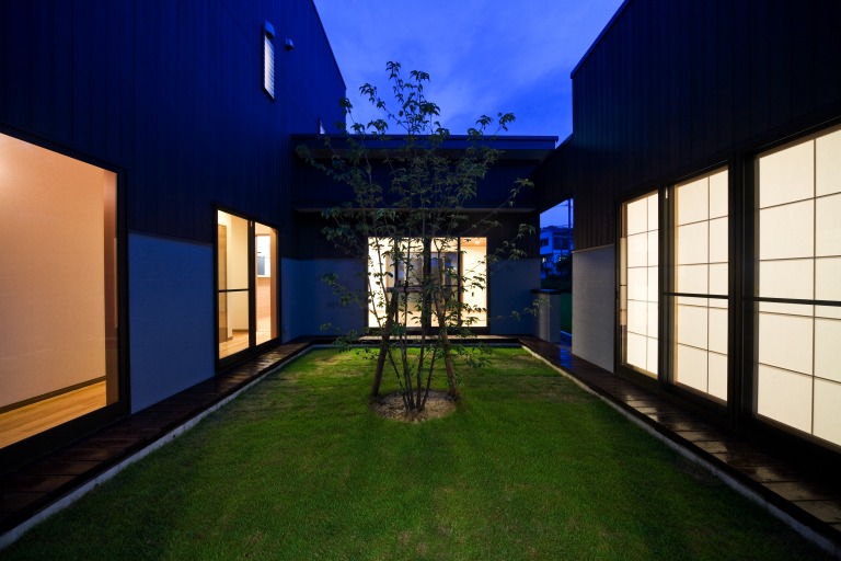 渡邉邸　中庭夜景