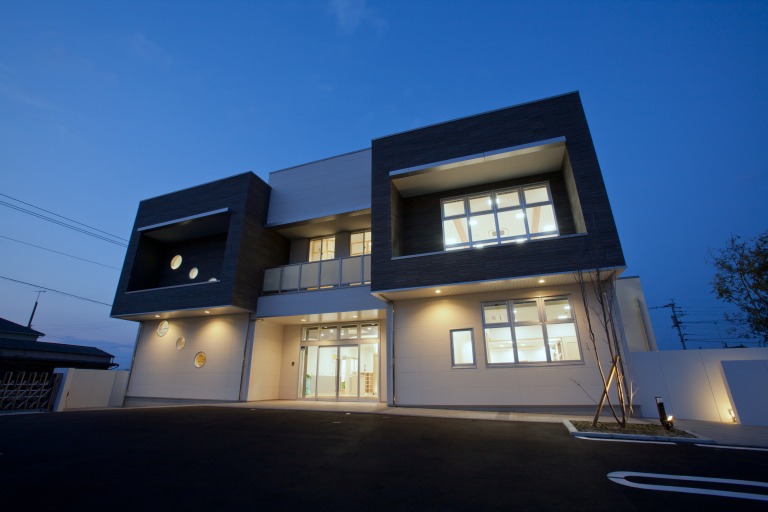 小楠保育園　夜景南面