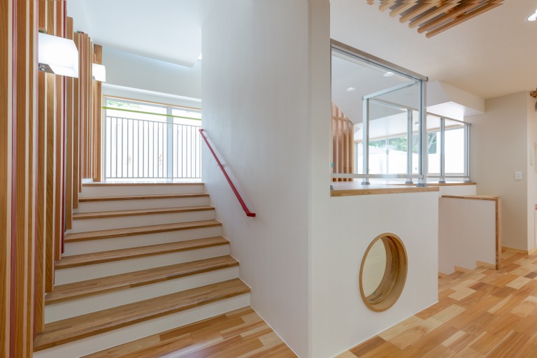 どうわこども園　1F階段室1