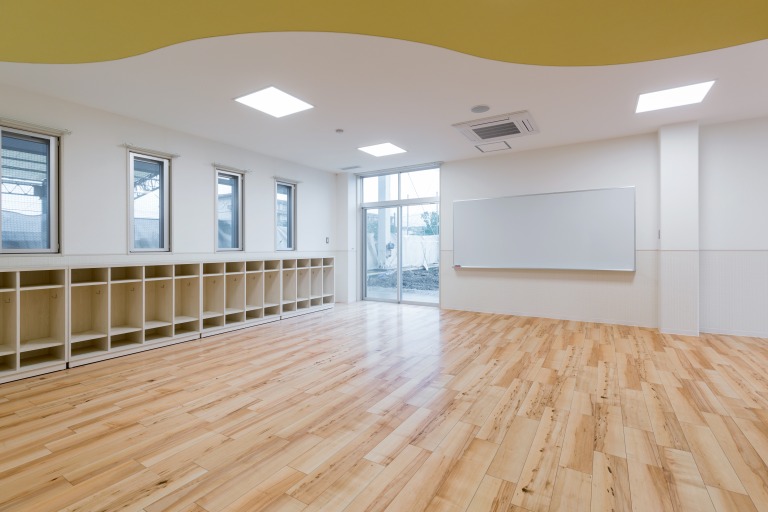 スマイスセレソンスポーツ幼児園　1歳児保育室2