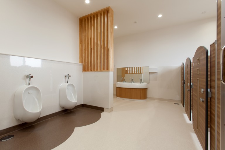 小楠保育園　2F幼児用便所